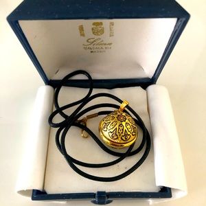 Moroccan style necklace.